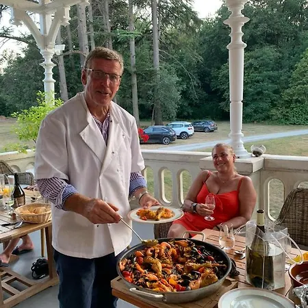 Bed and Breakfast Chateau Vary 4*