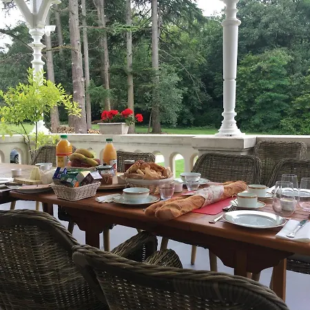 Bed & Breakfast Chateau Vary Jarze
