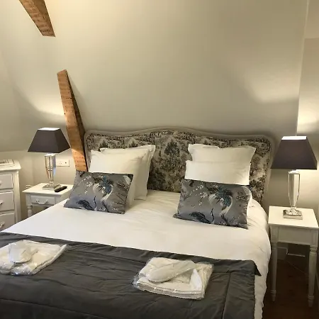 Bed & Breakfast Chateau Vary 3*