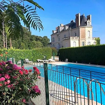 Chateau Vary Bed & Breakfast