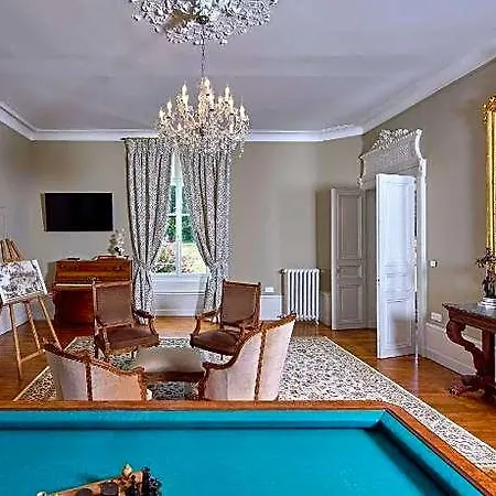 Bed & Breakfast Chateau Vary 4*