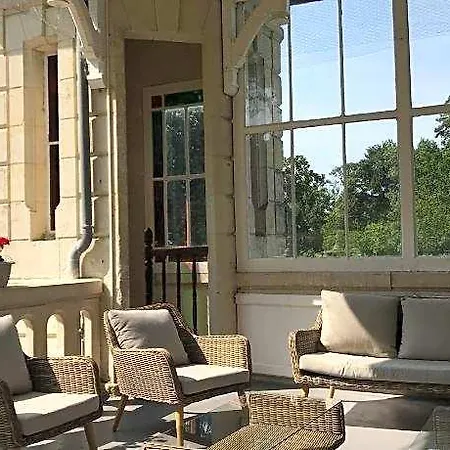 Bed & Breakfast Chateau Vary 4*