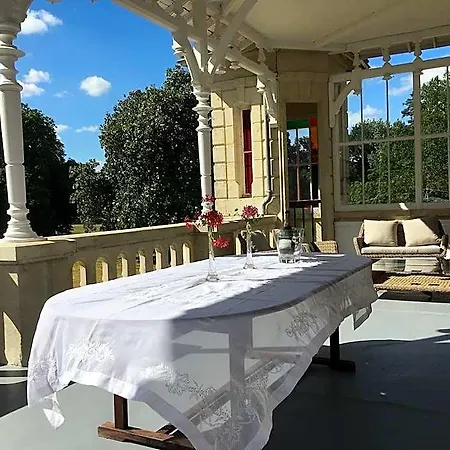 Chateau Vary Bed & Breakfast Jarzé