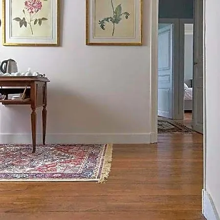 Bed & Breakfast Chateau Vary 4*