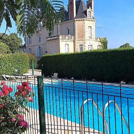 Chateau Vary Bed & Breakfast