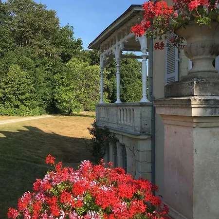Bed & Breakfast Chateau Vary 4*
