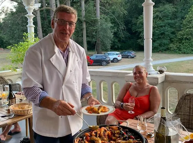 Bed and Breakfast Chateau Vary 4*