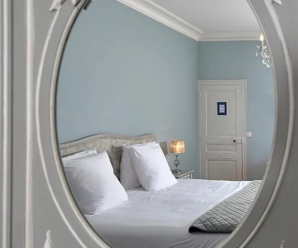 Bed and Breakfast Chateau Vary 4*