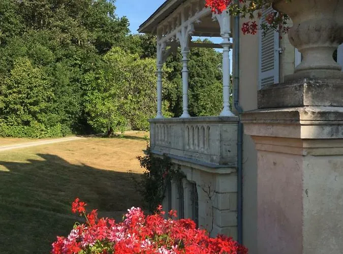 Bed & Breakfast Chateau Vary 4*