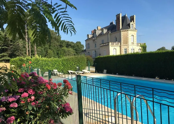 Chateau Vary Bed & Breakfast 4*